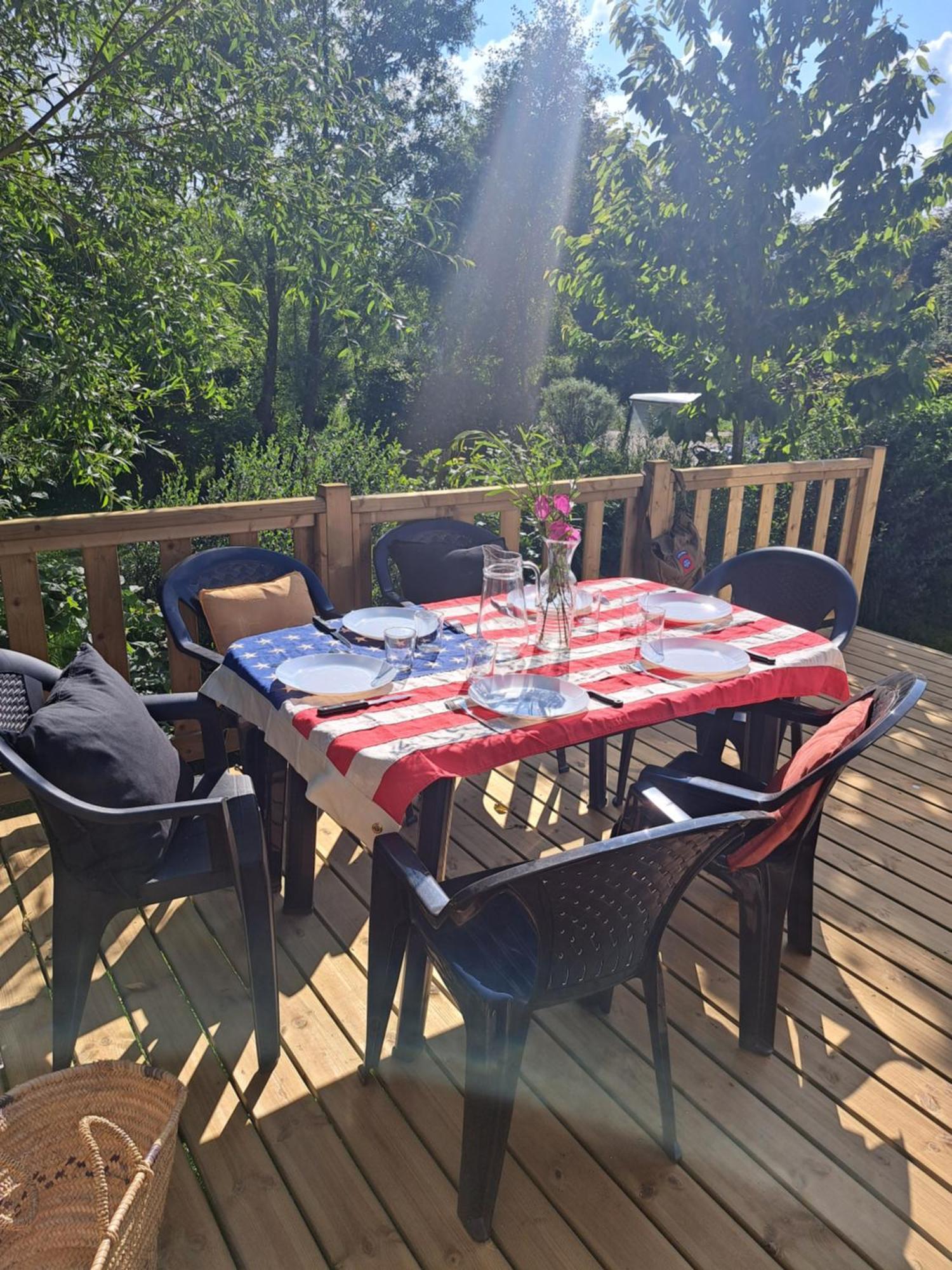 Camping Sainte Mere Eglise ภายนอก รูปภาพ